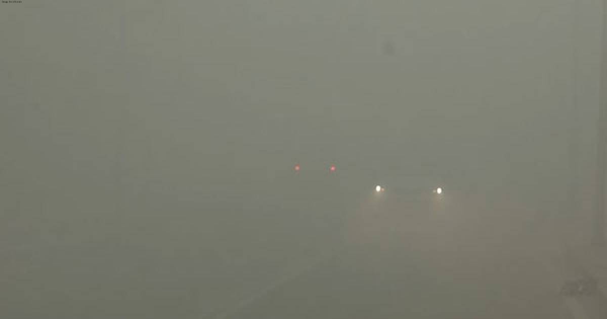 J-K: Dense fog disrupts life in Srinagar; minimum temperature drops to minus 3 degree Celsius